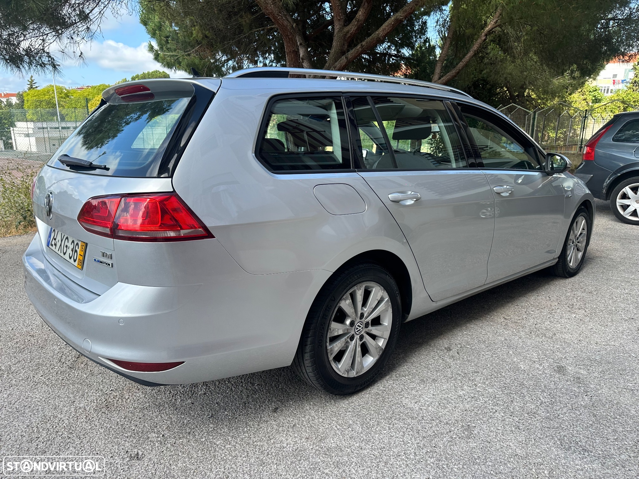 VW Golf Variant 1.6 TDi BlueMotion Confortline - 2