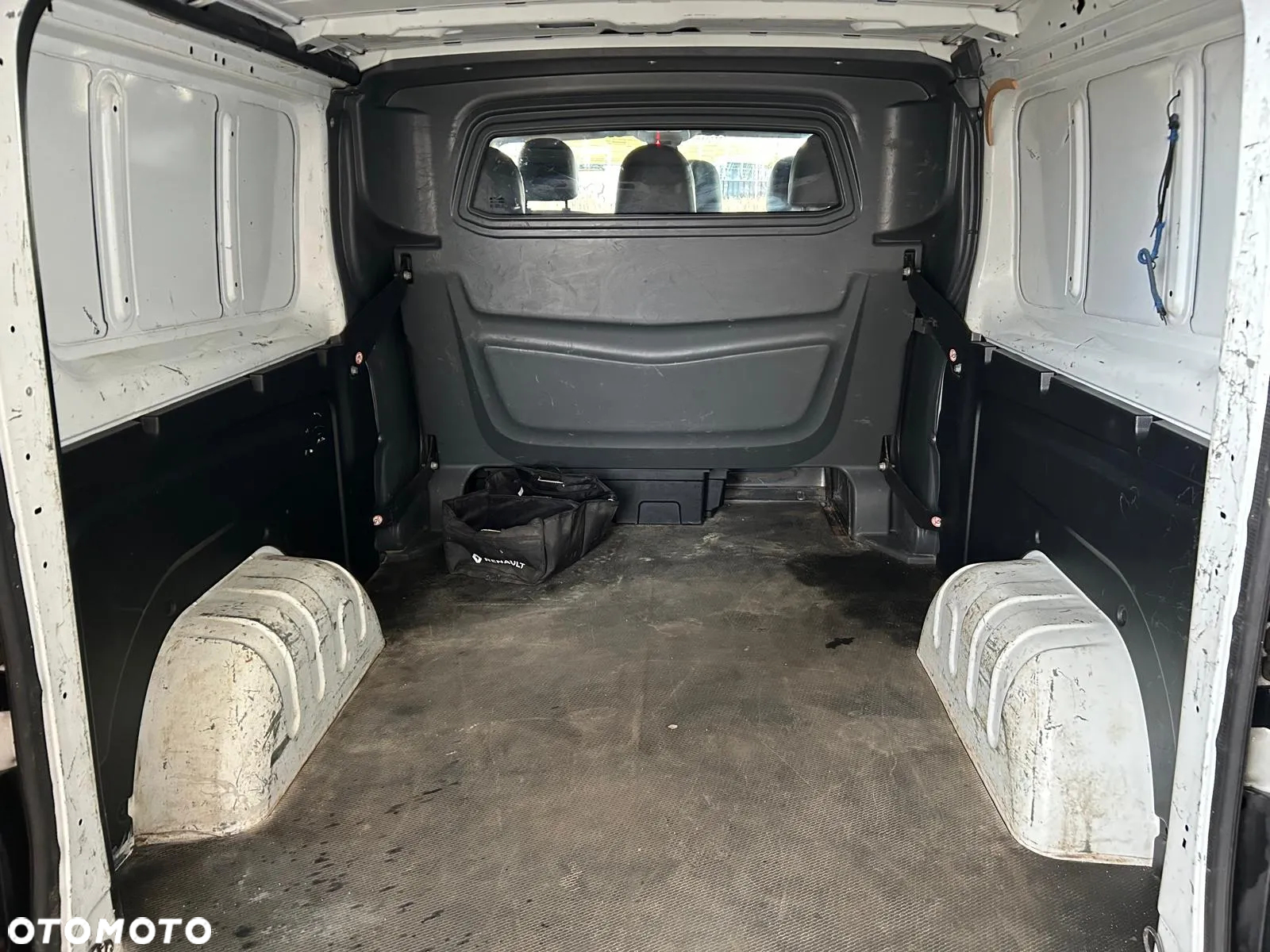 Renault TRAFIC - 12