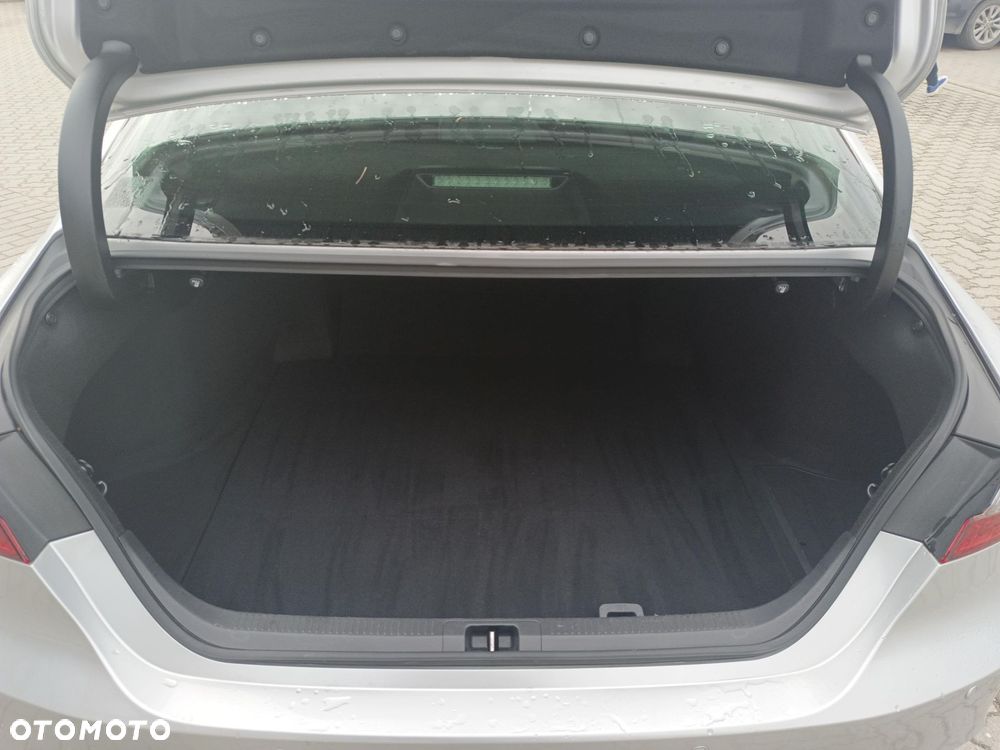 Toyota Camry 2.5 Hybrid Executive CVT - 12