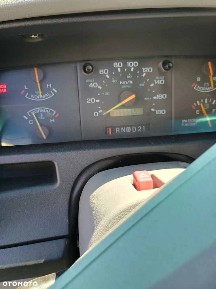 Ford Aerostar - 5