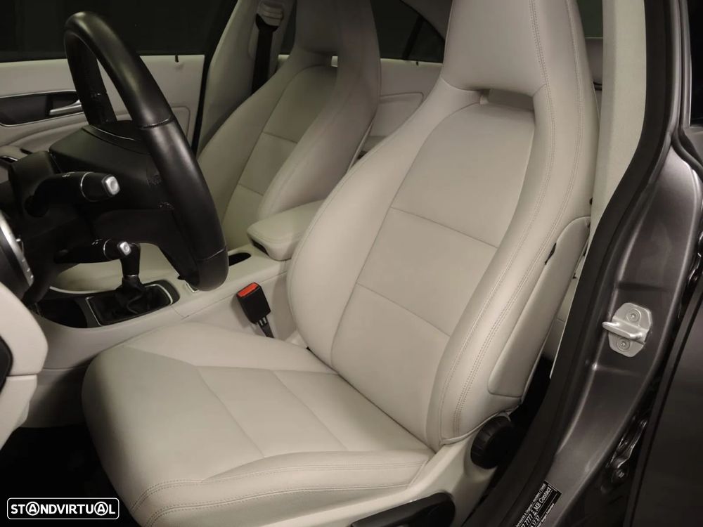 Mercedes-Benz CLA 180 (CDI) d Urban - 3