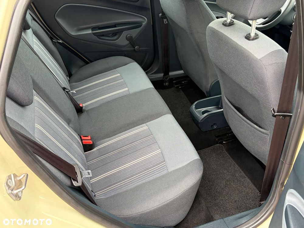 Ford Fiesta 1.25 Trend - 13