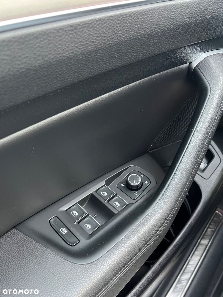 Volkswagen Passat - 10