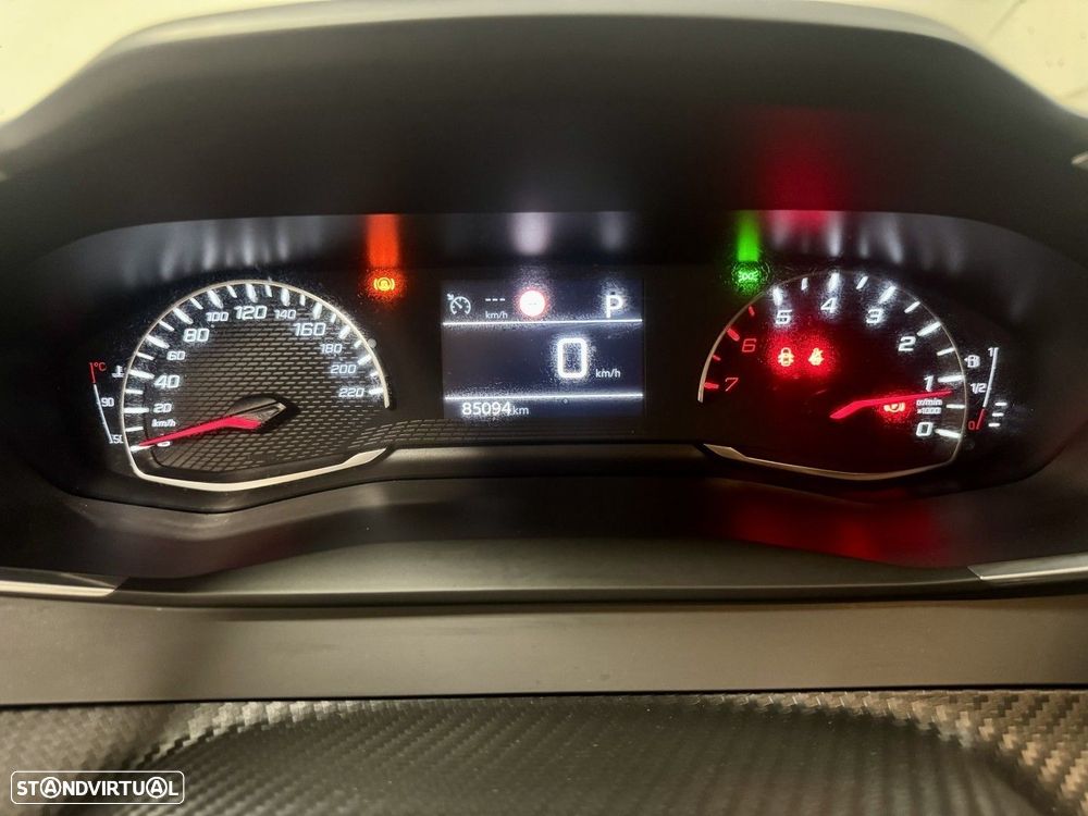Peugeot 2008 1.2 PureTech Active Pack EAT8 - 10