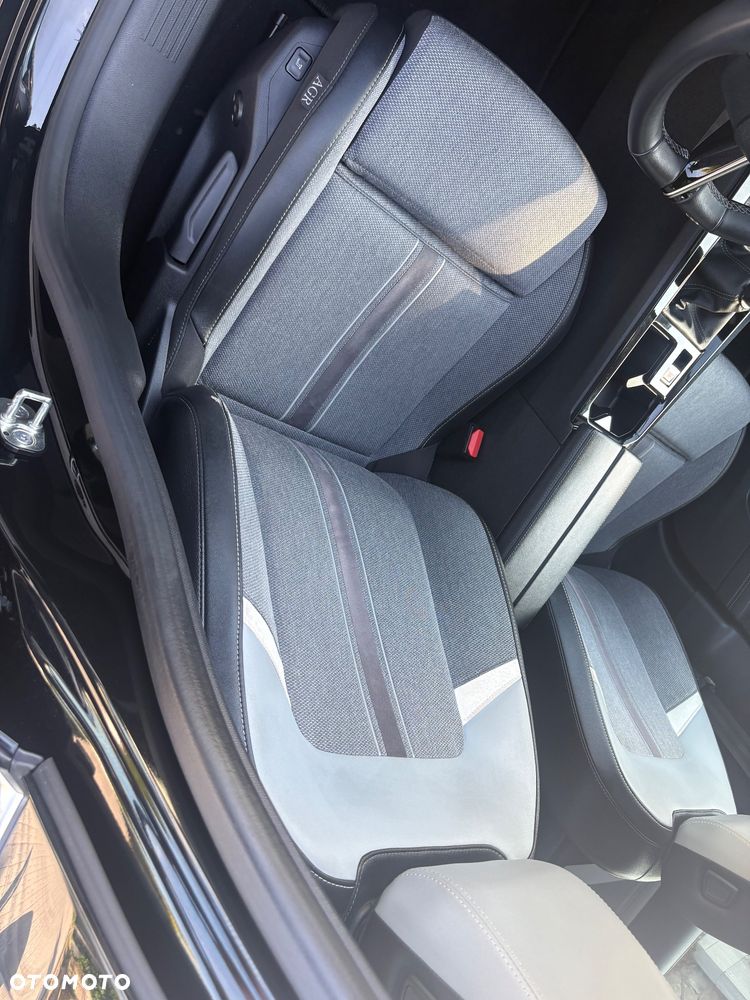 Opel Astra 1.2 T Business Elegance S&S - 34