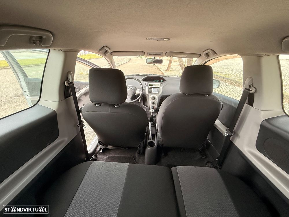 Toyota Yaris 1.0 VVT-i Sol High Pack VSC+TRC - 12