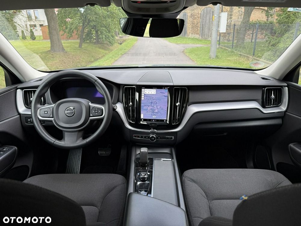 Volvo XC 60 B4 D Geartronic Momentum Pro - 4