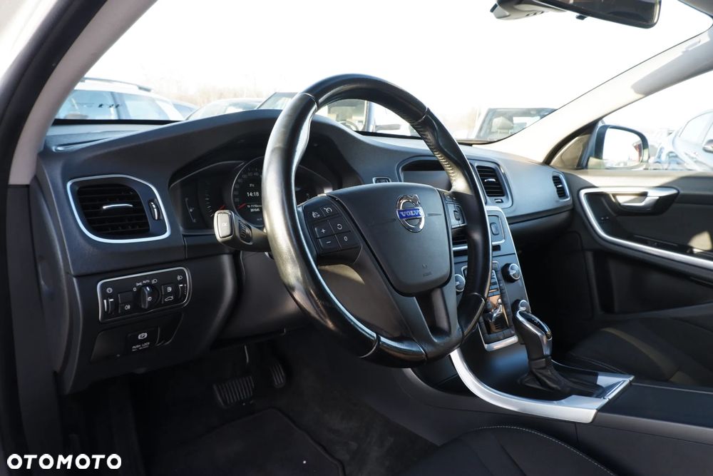 Volvo V60 D3 Geartronic Kinetic - 25