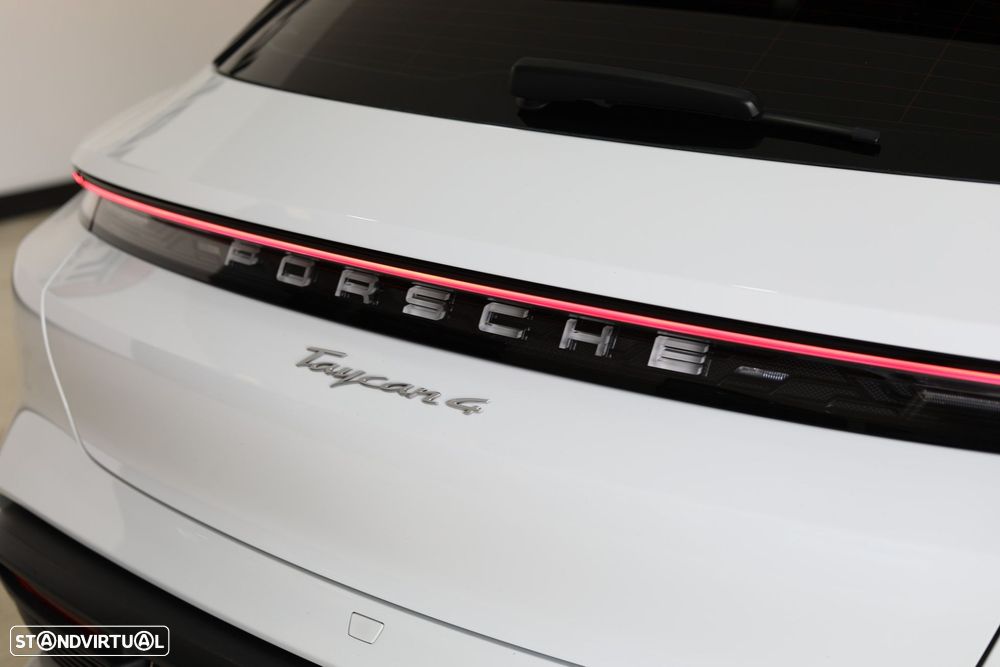 Porsche Taycan Cross Turismo 4 - 44