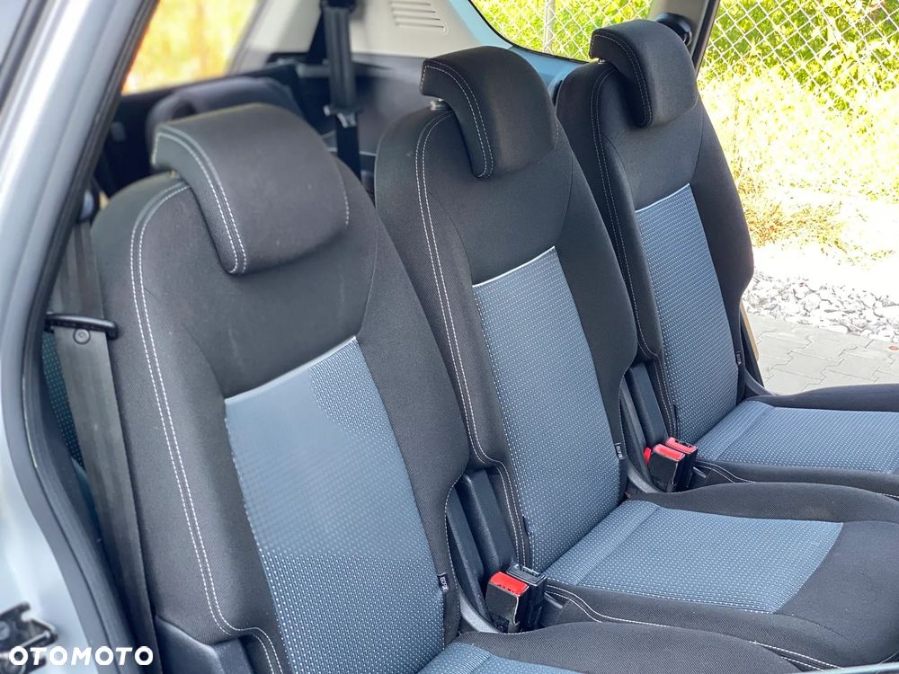 Ford S-Max - 32