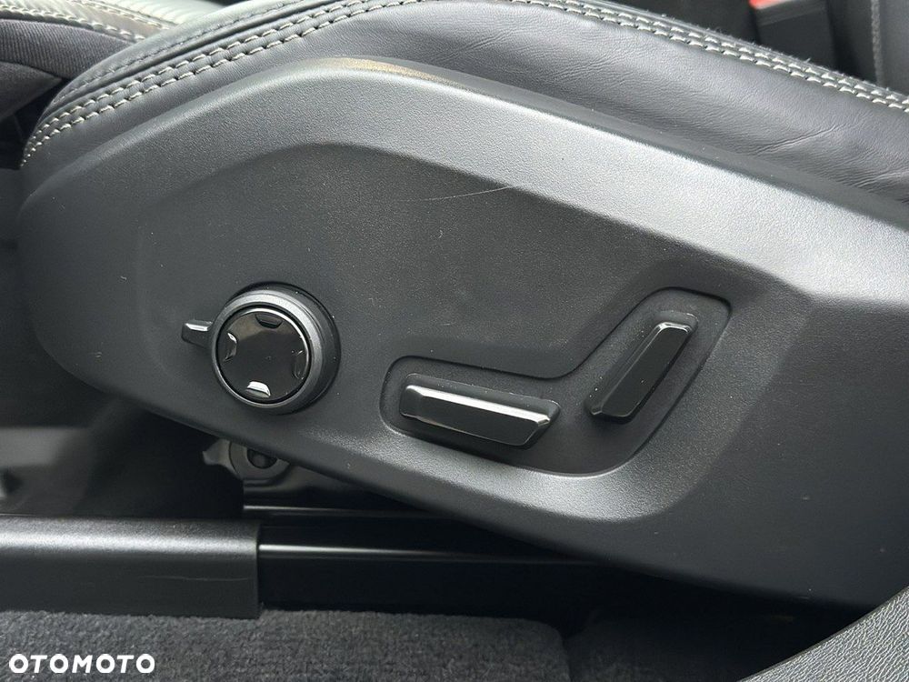 Volvo XC 60 B4 D Ultimate Dark - 27