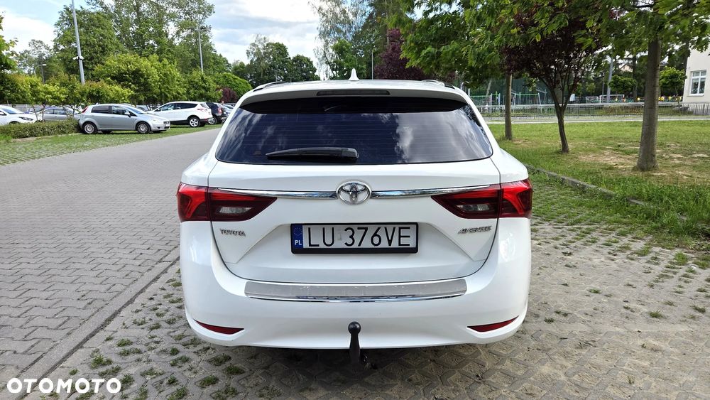 Toyota Avensis 1.6 Business Edition - 5
