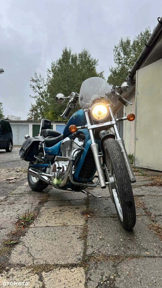 Suzuki Intruder - 13