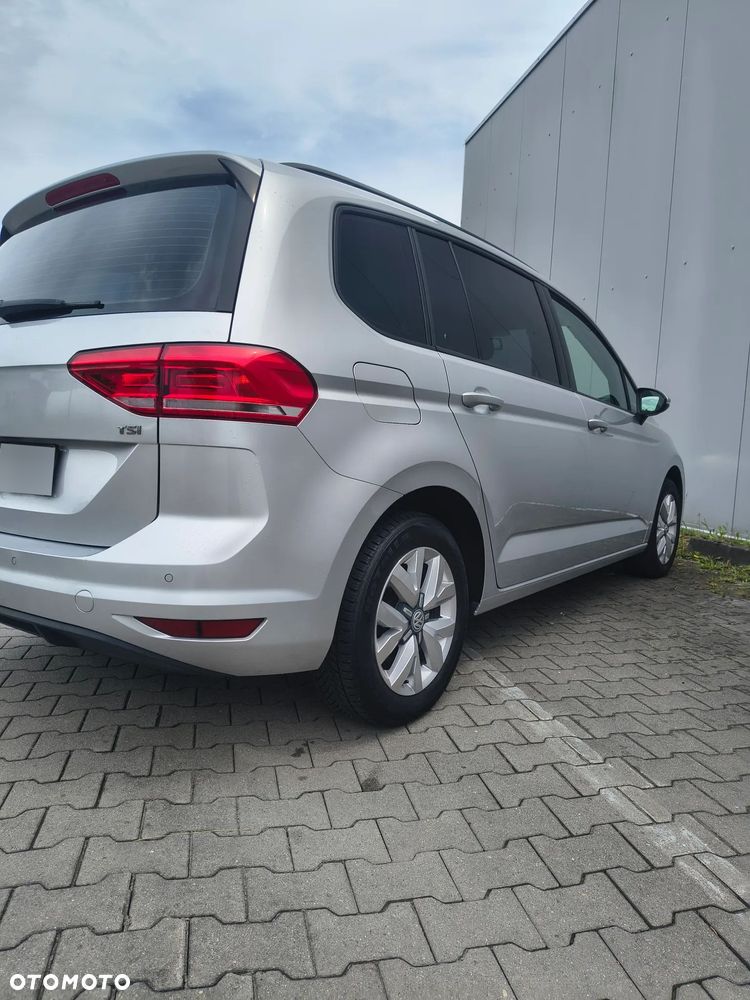 Volkswagen Touran - 11