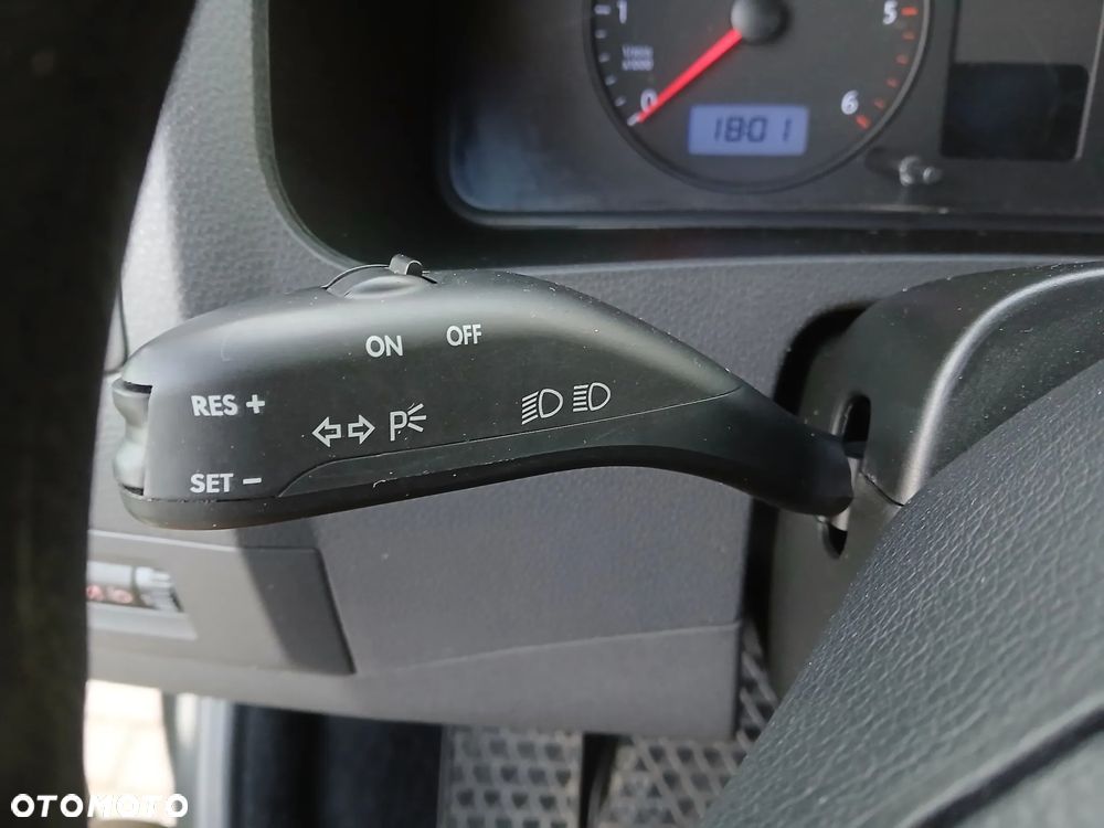 Volkswagen Multivan - 14