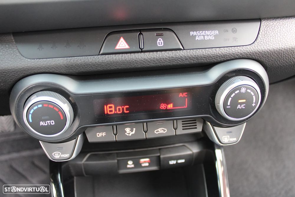 Kia Stonic 1.6 CRDi Easy - 30