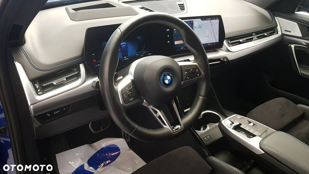 BMW iX1 - 16