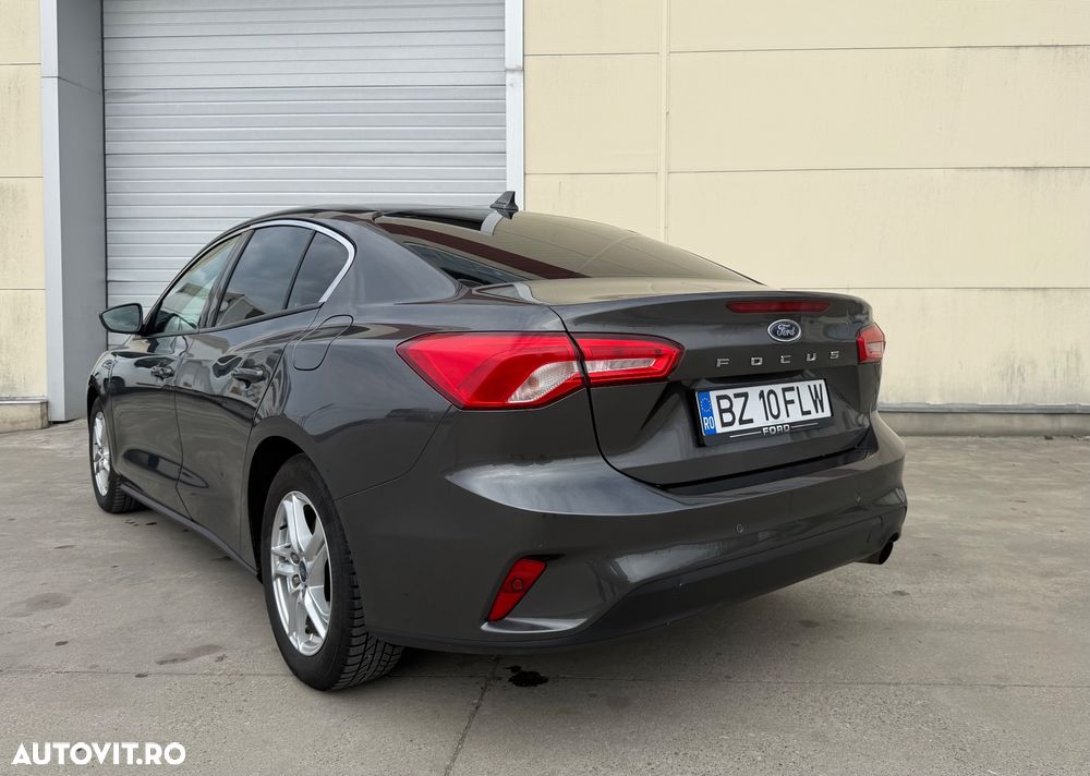 Ford Focus 1.0 EcoBoost Trend Edition - 4