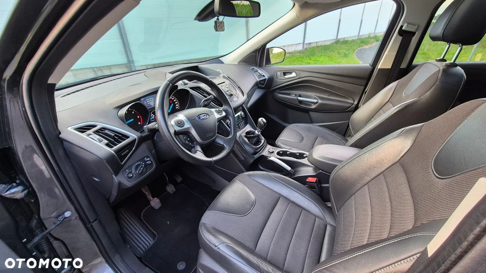 Ford Kuga 2.0 TDCi 2x4 Titanium - 16