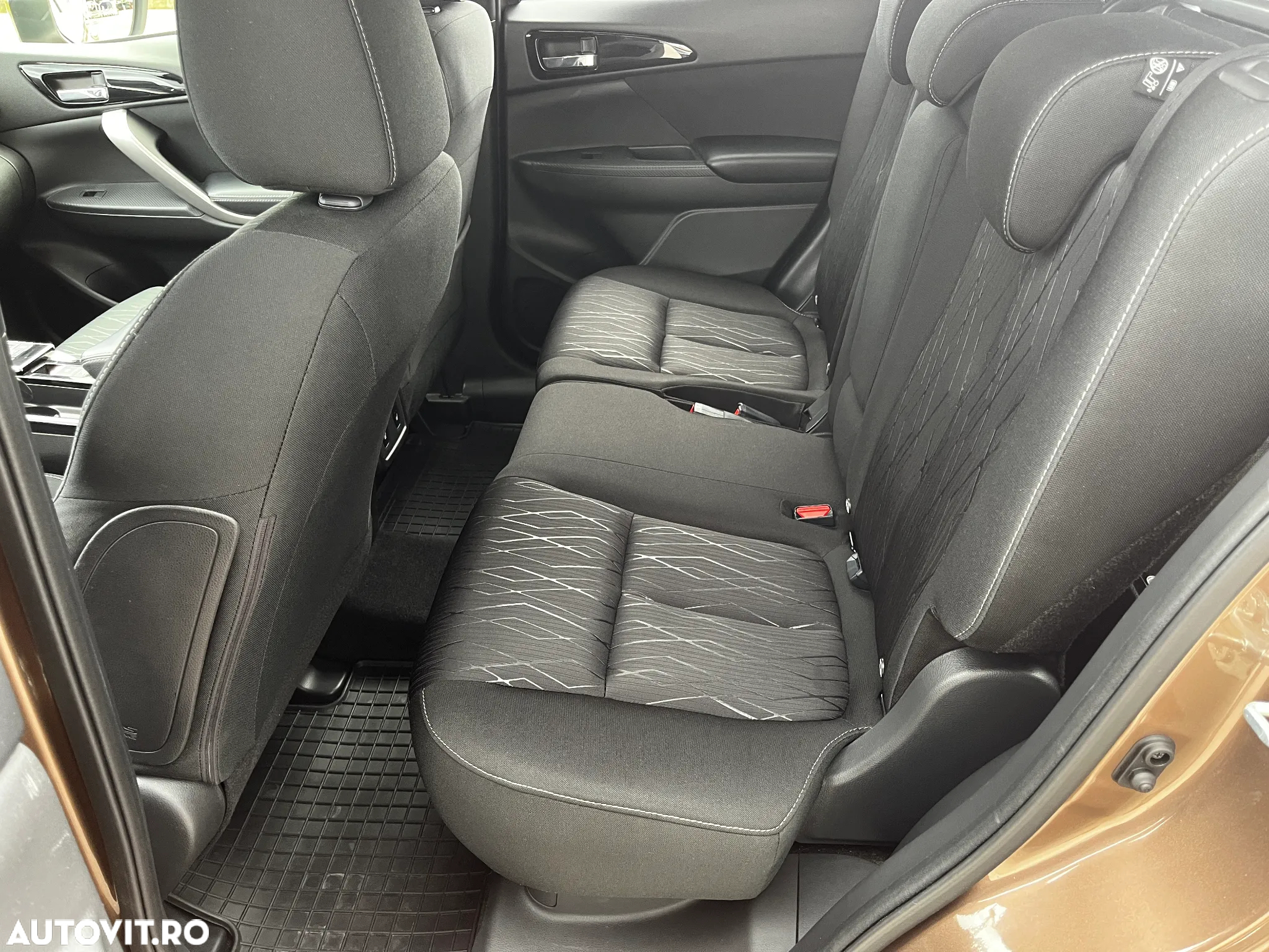 Mitsubishi Eclipse-Cross 1.5-litre 16-valve DOHC MIVEC 4X4 Intense+ Aut. - 11