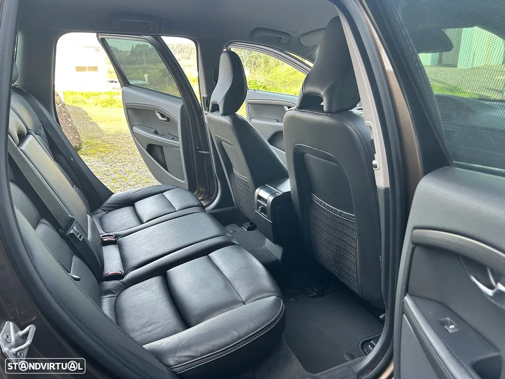 Volvo XC 70 2.0 D4 Summum Dynamic Geartronic - 17