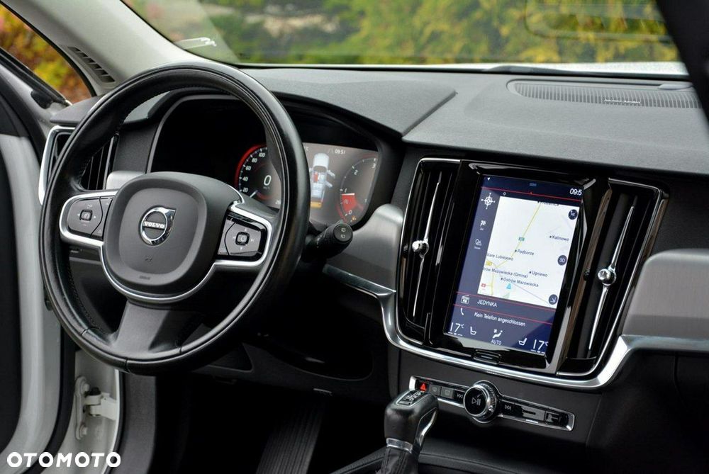Volvo V90 D3 Momentum Pro - 19