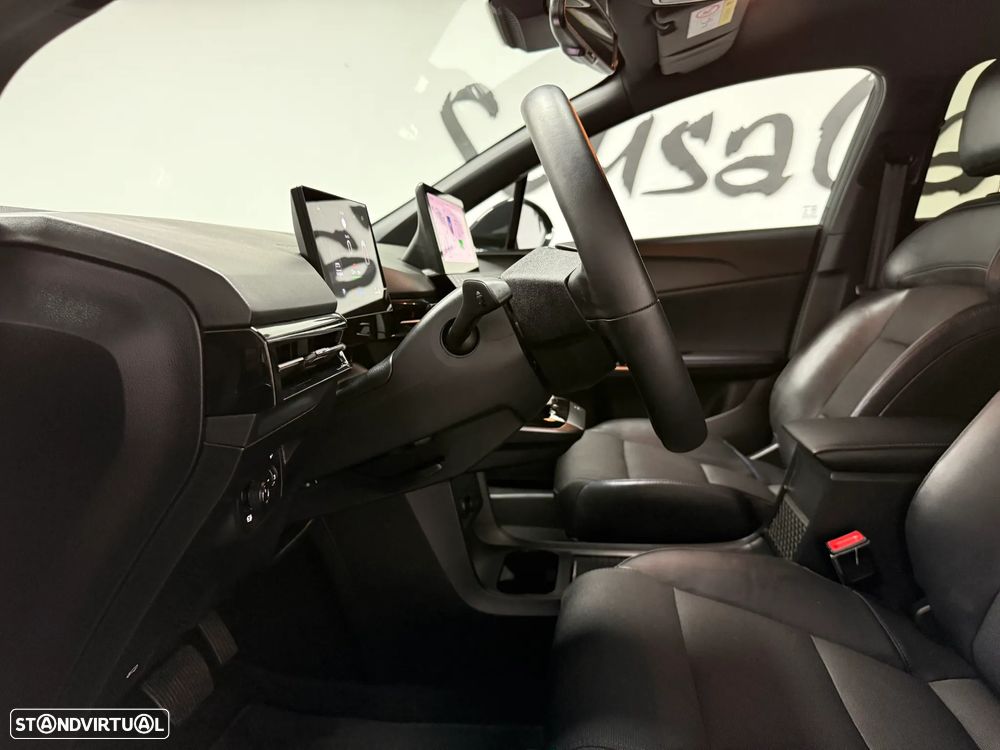 MG MG4 64 kWh Luxury - 17