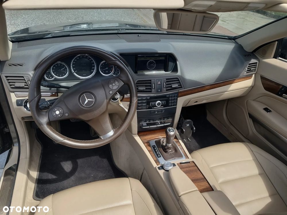 Mercedes-Benz Klasa E 200 CGI BlueEFFICIENCY Automatik Avantgarde - 16
