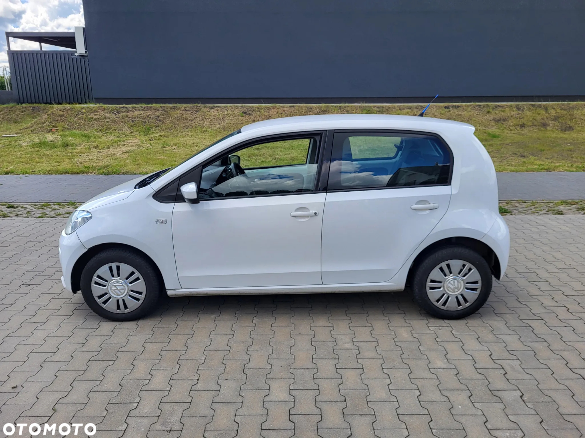 Volkswagen up! move - 16