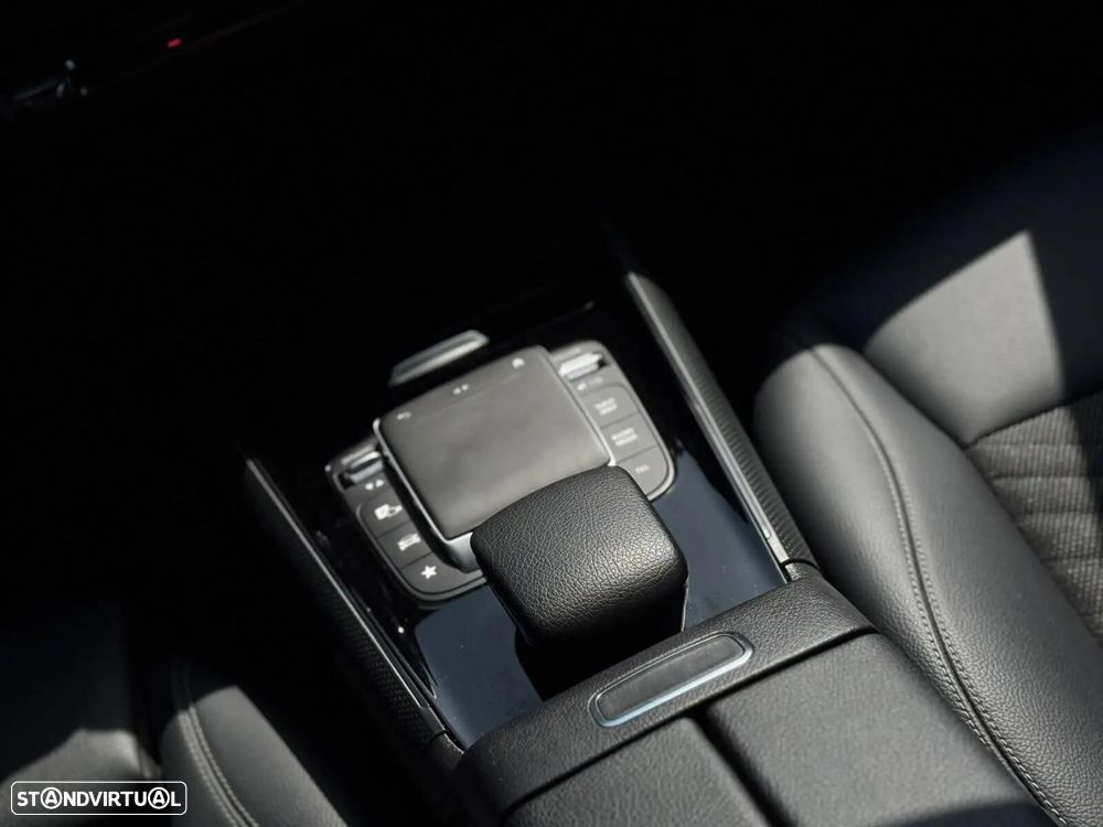 Mercedes-Benz GLA 200 d 4Matic 8G-DCT Special Edition - 19