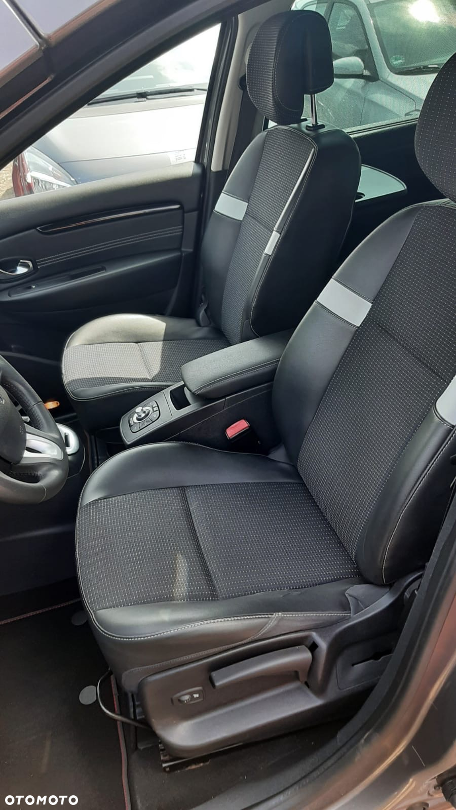 Renault Scenic dCi 110 FAP Dynamique - 14