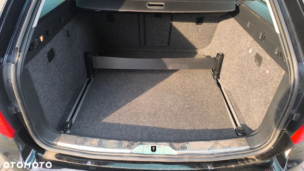 Skoda Superb 2.0 TDI DSG Elegance - 27