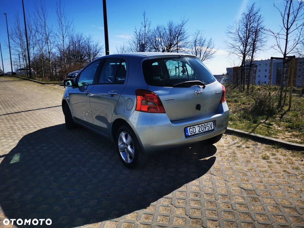 Toyota Yaris 1.3 Sol - 3