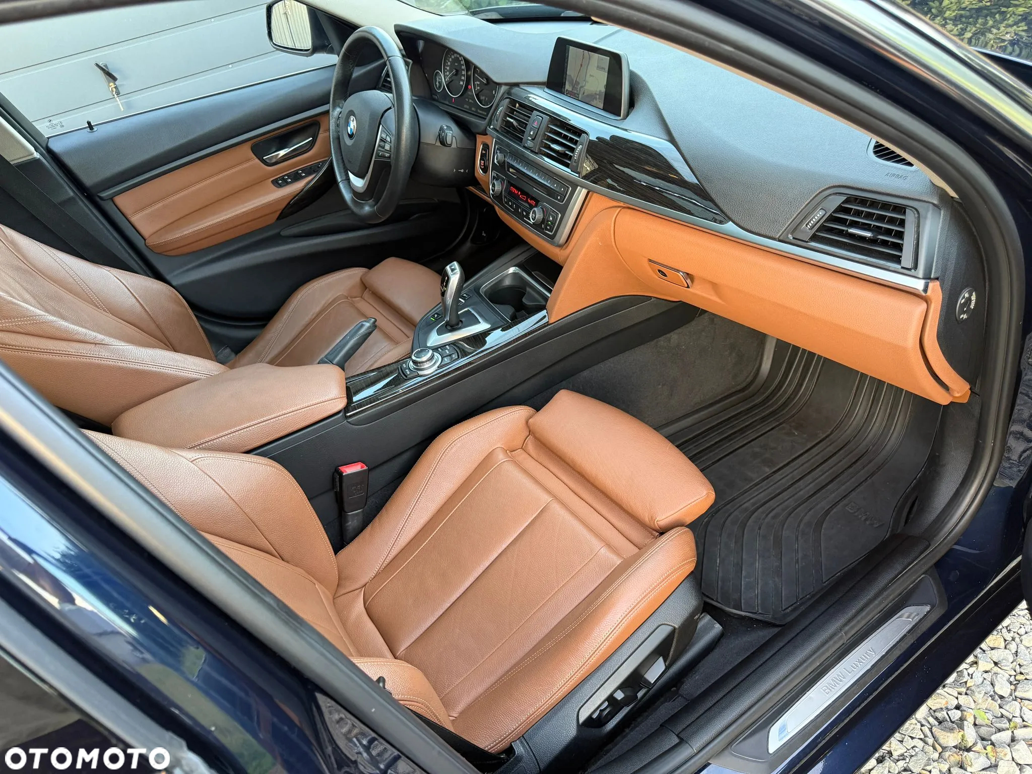 BMW Seria 3 330d Touring xDrive Sport-Aut Blue Performance Luxury Line - 25