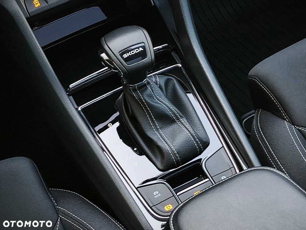 Skoda Karoq 1.5 TSI ACT Sportline DSG - 27