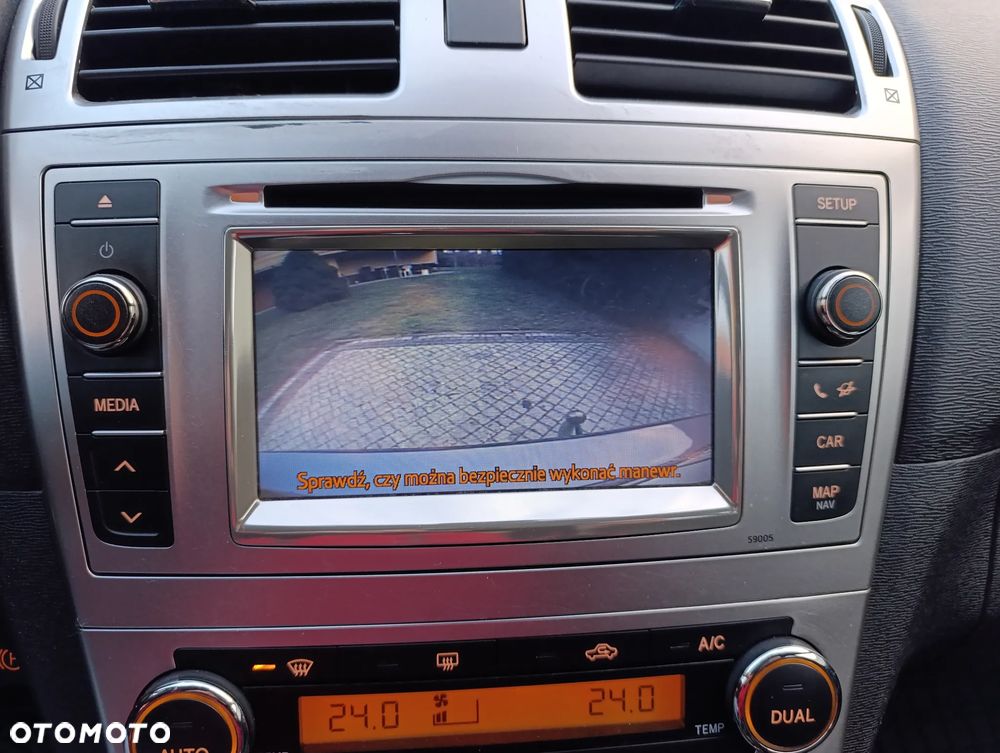 Toyota Avensis 2.0 D-4D - 18