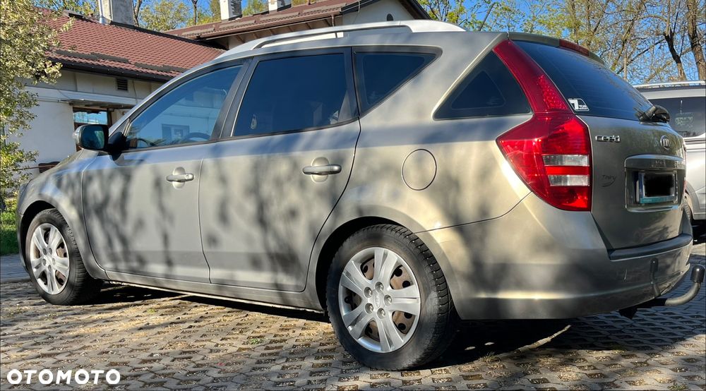 Kia Ceed 1.6 Crdi Comfort + - 4