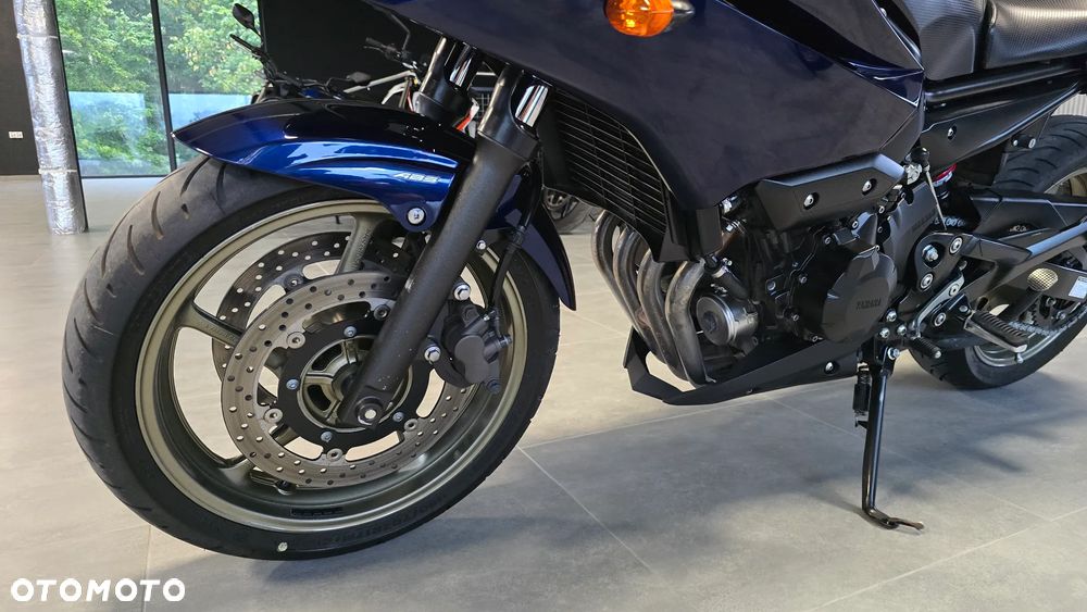 Yamaha XJ - 7