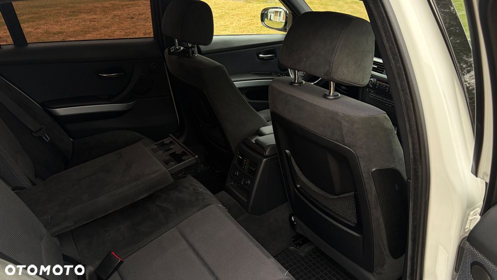 BMW Seria 3 320d DPF - 40