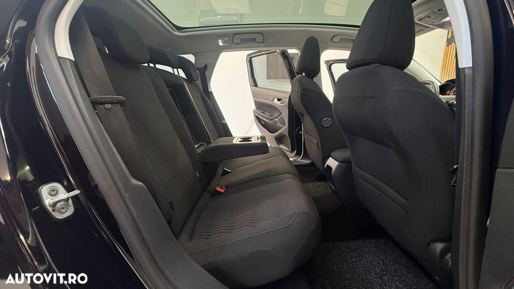 Peugeot 308 - 8