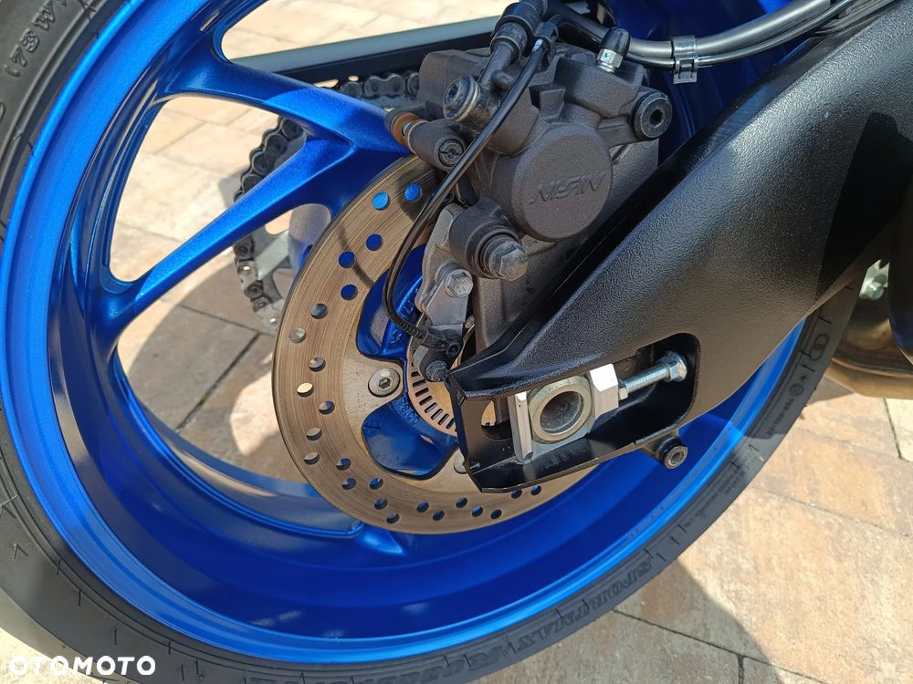 Suzuki GSX 1000 - 23