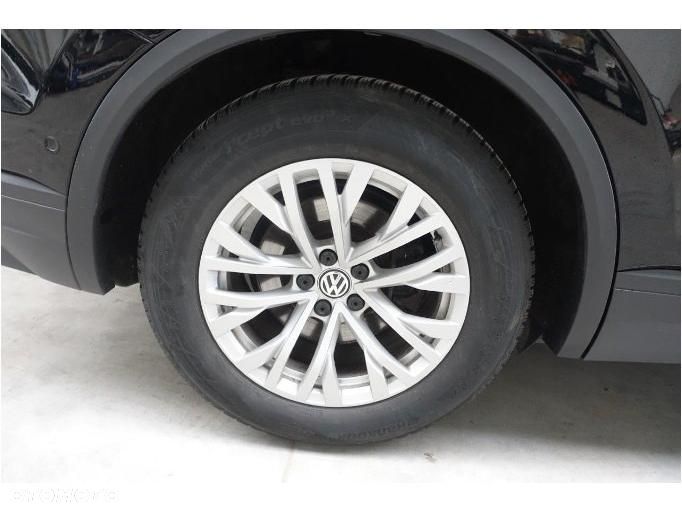 Volkswagen Touareg - 22
