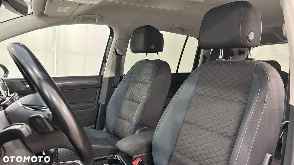 Volkswagen Touran 1.5 TSI EVO IQ Drive DSG - 11