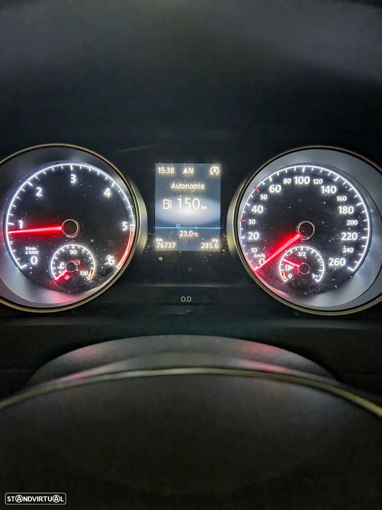 VW Golf 2.0 TDI Highline - 17