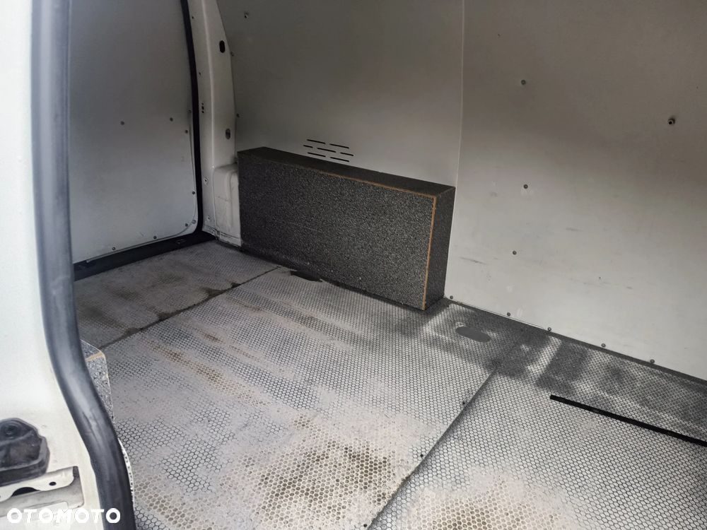 Volkswagen Caddy - 22