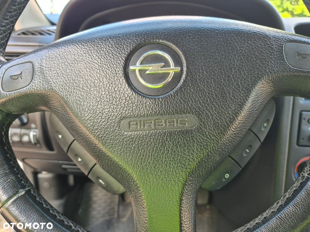 Opel Astra - 25