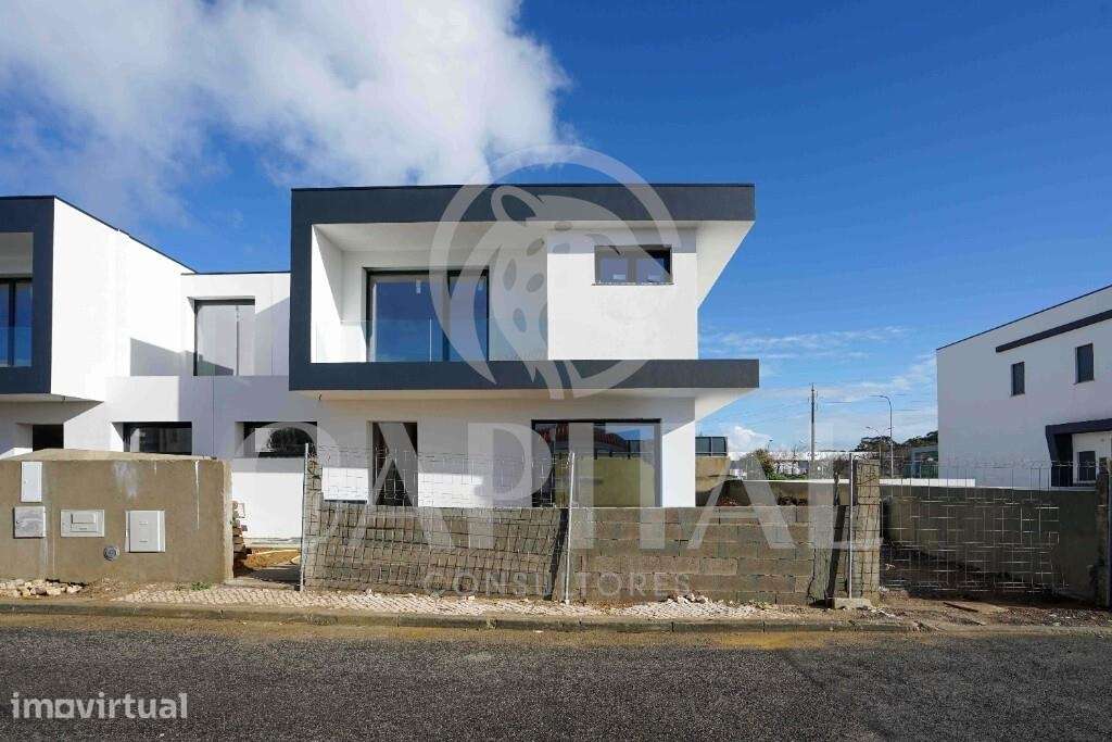 Moradia Nova V3 com Piscina – Pronta a Estrear – Abrunheira - Grande imagem: 2/42