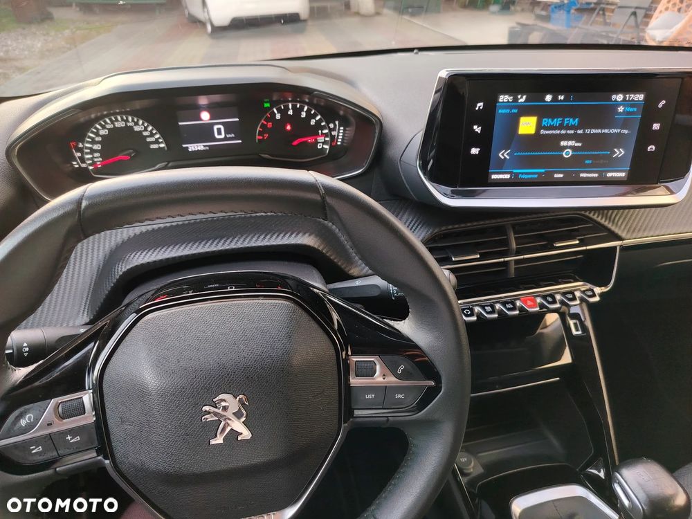 Peugeot 208 - 12