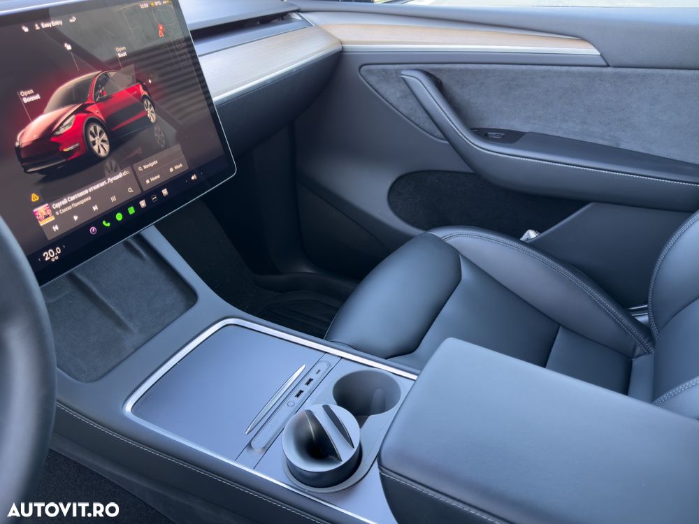 Tesla Model Y - 7