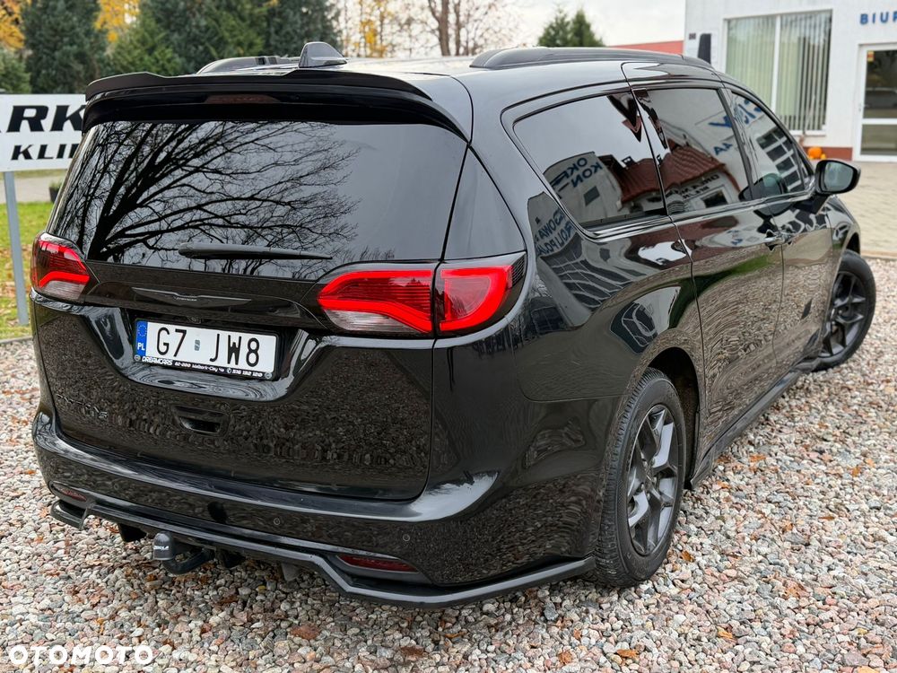 Chrysler Pacifica - 10